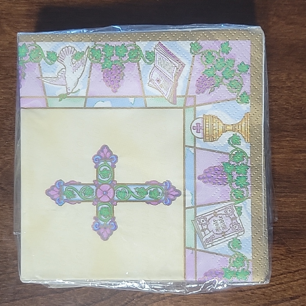 ✨️💲2️⃣ ✨️NEW- Heavenly Light Beverage Napkins (Pkg 36 - 3 Ply)